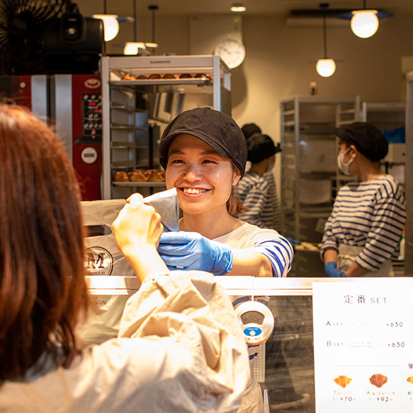 店頭での接客