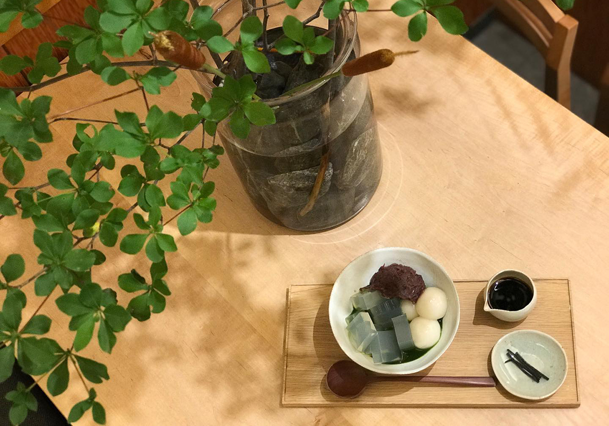 夏は店頭でかき氷も