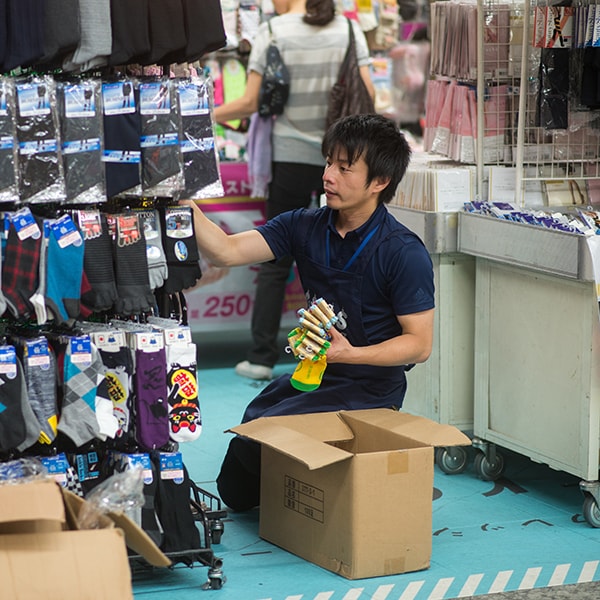 品出し中